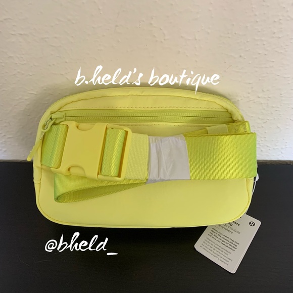 lululemon Everywhere Belt Bag in Electric Lemon with Silver Zipper (1L) New NWT - Picture 6 of 15